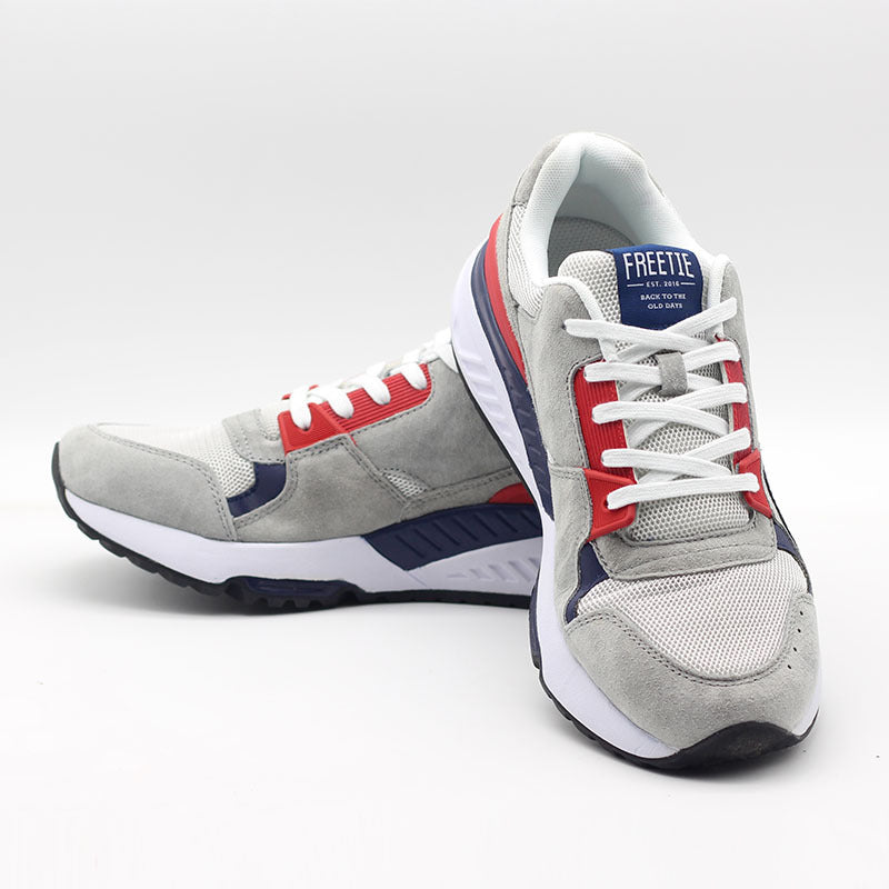 Retro sports shoes